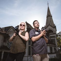 Photoshoot Factory - A couple on-location lighting students lookin' cool.