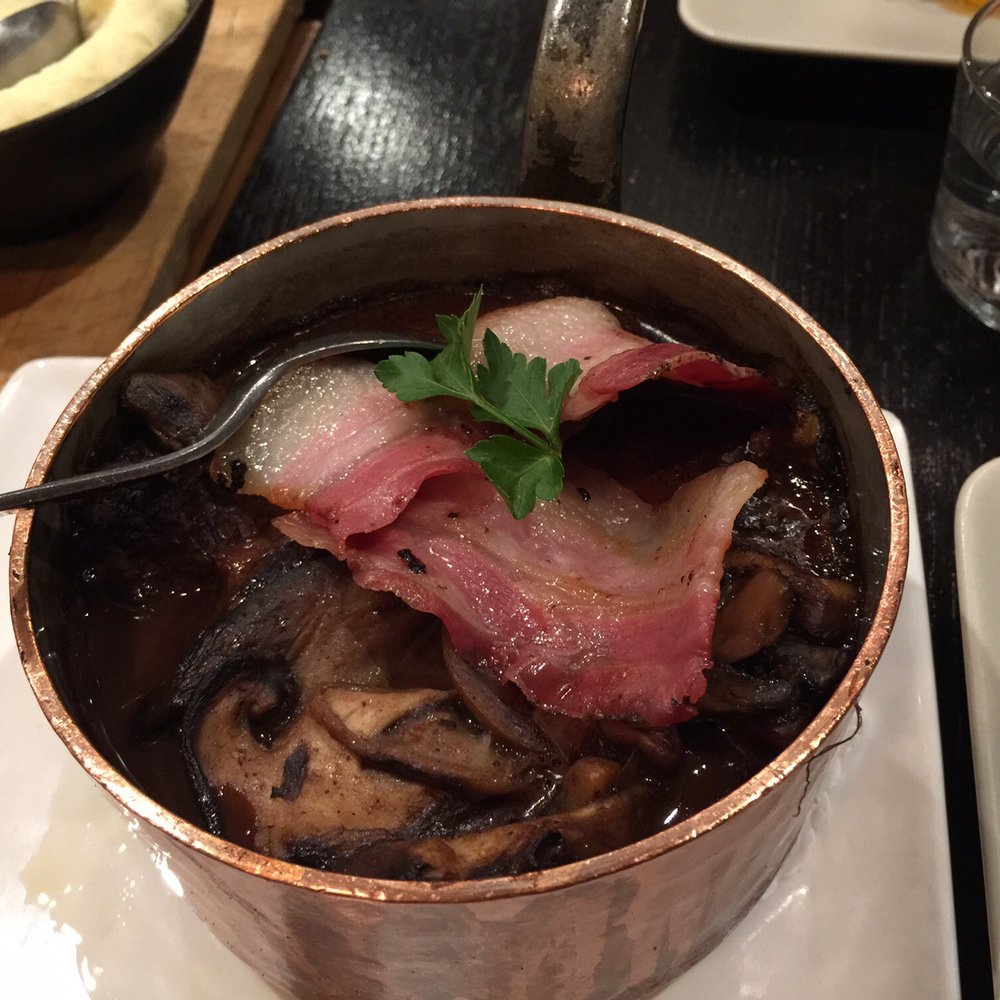 Le Volant Basque - Beef bourguignon - Basque Near Me - Paris, 75 Le Volant Basque - Beef bourguignon - Basque Near Me - Paris, 75