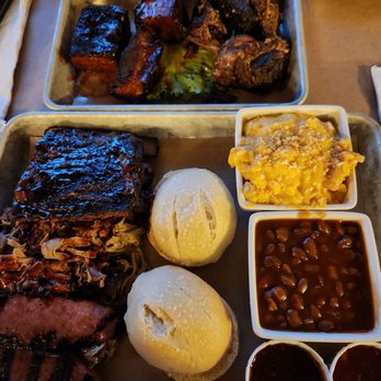 Smokin' With Chris - Meatlover platter ribs, kielbasa, pulled pork Sides mac & cheese, baked beans - Barbeque Near Me - Southington, Connecticut Smokin' With Chris - Meatlover platter ribs, kielbasa, pulled pork Sides mac & cheese, baked beans - Barbeque Near Me - Southington, Connecticut