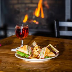Junction Bar & Grill