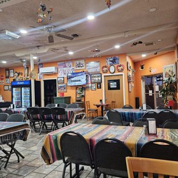 20 Mule Cafe - Decor - New American Near Me - Boron, California