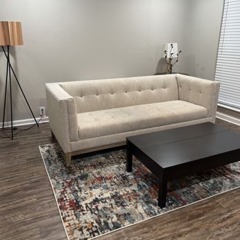We Gotchu Moving - Sofa and coffee table - Movers Near Me We Gotchu Moving - Sofa and coffee table - Movers Near Me