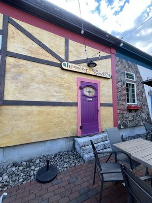 Holy Grail Restaurant and Pub by null