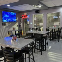 Union Hall Pub & Grill - Main entrance
