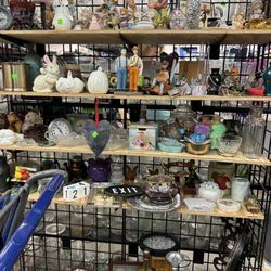 Forgotten Angels Resale Shop - Trinkets and decor