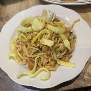 Little Myanmar - Yellow Noodle Salad (Kaut Swe Thoke)  With Chicken Or Beef and Boiled Egg - Burmese Near Me - New York, New York
