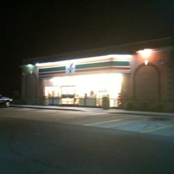 7-Eleven - Storefront shot.