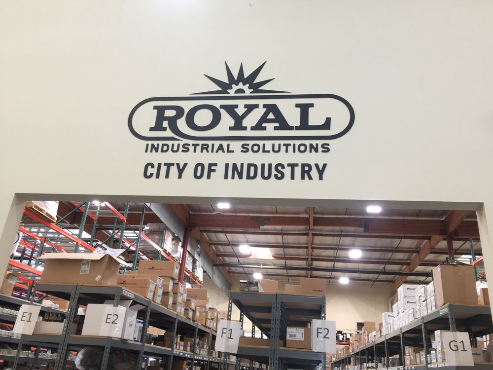 Royal Industrial Solutions Logo
