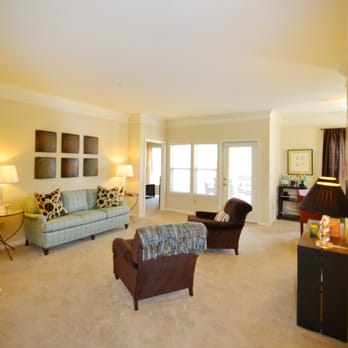 Myers Ii 1288 Sq Ft Living Room 9 Ft Ceilings Crown Molding