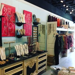 Meo's Suite - Women's clothing store in St. Simons, Georgia