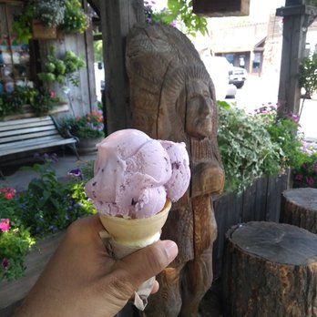 Sheri's Sweet Shoppe - Huckleberry ice cream - Ice Cream & Frozen Yogurt Near Me - Winthrop, Washington Sheri's Sweet Shoppe - Huckleberry ice cream - Ice Cream & Frozen Yogurt Near Me - Winthrop, Washington