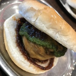 Moti Mahal - Vada pav