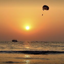 Hollywood Parasail