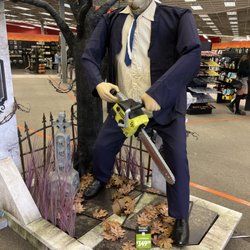 Spirit Halloween - Leatherface