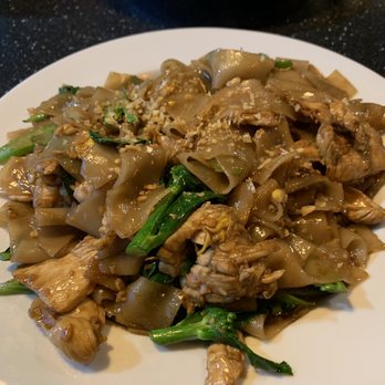 Koon Thai Kitchen - Chicken Pad See Ew - Thai Near Me - San Diego, California