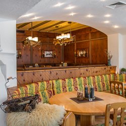 Eggerwirt - Gemütlich, urig und authetisch ! Österrische Gastlichkeit erleben im Egger Wirt in Dorfgastein! Wöchentliche Events mit Live Musik!