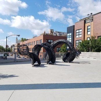 The 606 - Bloomingdale Trail - Art sculpture - Parks Near Me - Chicago, Illinois