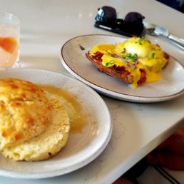 Eggs Benedict