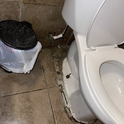 Stop N Start Travel Center - Bathroom is disgusting