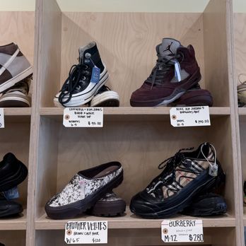DeeLux - Huge selection of contemporary and modern shoe's - Used, Vintage & Consignment Near Me - Los Angeles, California DeeLux - Huge selection of contemporary and modern shoe's - Used, Vintage & Consignment Near Me - Los Angeles, California