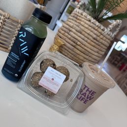 Mermaid lemonade, protein balls, peanut butter lover Mermaid lemonade, protein balls, peanut butter lover