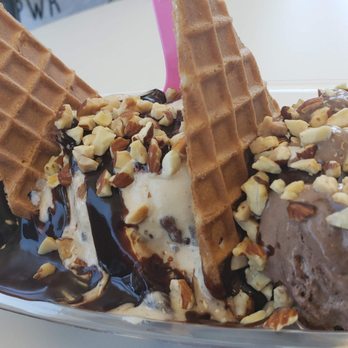 Baskin-Robbins - Ice Cream & Frozen Yogurt Near Me - Corona, California Baskin-Robbins - Ice Cream & Frozen Yogurt Near Me - Corona, California