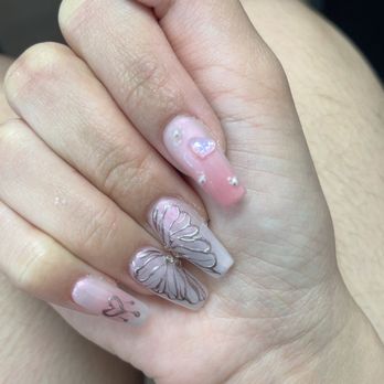 Lavish Nail Studio - Nail Salons Near Me - Garden Grove, California