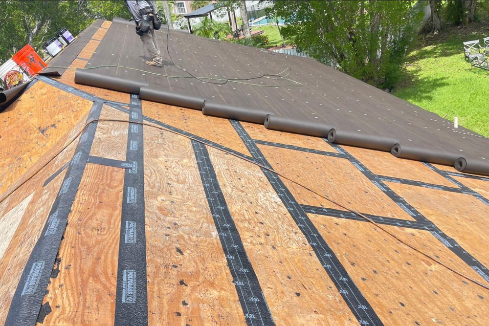 Slide of Pasat Roofing & Solar