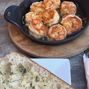 Claret Wine Bar - Sizzling Shrimp - Wine Bars Near Me - Sunnyside, New York Claret Wine Bar - Sizzling Shrimp - Wine Bars Near Me - Sunnyside, New York