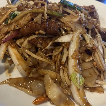 Chengs Restaurant & Bar - Beef Hofun noodles. Special of the day - Sushi Bars Near Me - Baton Rouge, Louisiana Chengs Restaurant & Bar - Beef Hofun noodles. Special of the day - Sushi Bars Near Me - Baton Rouge, Louisiana
