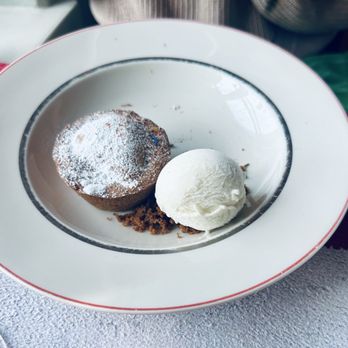 Savotta - Blueberry Muffin w/ice cream - Scandinavian Near Me - Helsinki, 18 Savotta - Blueberry Muffin w/ice cream - Scandinavian Near Me - Helsinki, 18