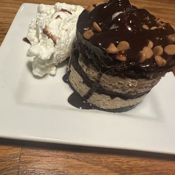 Grains & Grill - Dessert - peanut butter and chocolate - American Near Me - Fairmount, Indiana