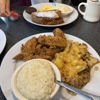 Thumbs Up Diner - Grits - Breakfast & Brunch Near Me - Atlanta, Georgia