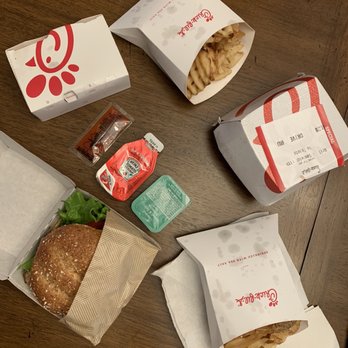 Chick-fil-A - One of each sauce? What kind of stinginess is this?! Come onnnnnn, man! - Fast Food Near Me - Louisville, Kentucky