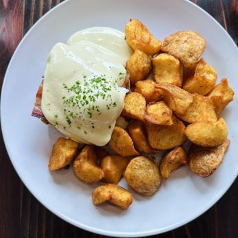 The Spoon Trade - Benedict - New American Near Me - Grover Beach, California
