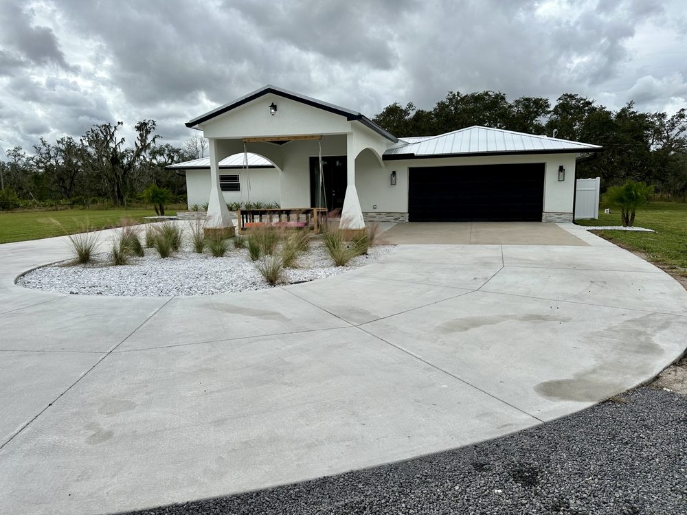 Slide of Elliotts Elite Home Solutions