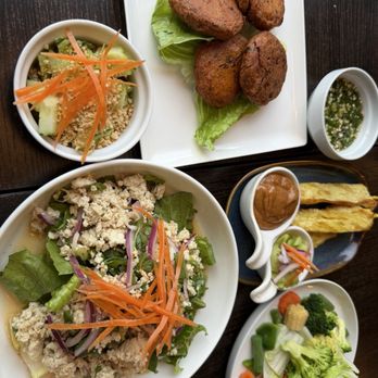 Thai Cafe - Mixed Dishes - Thai Near Me - Downers Grove, Illinois Thai Cafe - Mixed Dishes - Thai Near Me - Downers Grove, Illinois