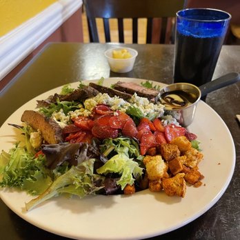 Süp - Steak salad with white balsamic vinaigrette - Sandwiches Near Me - Reno, Nevada Süp - Steak salad with white balsamic vinaigrette - Sandwiches Near Me - Reno, Nevada
