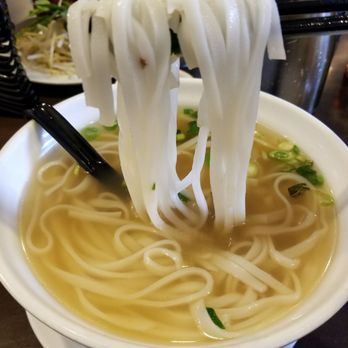 Bong Lua Vietnamese Restaurant - Plain Pho - Vietnamese Near Me - Scarborough, Ontario