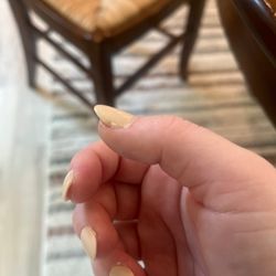 T T Nails Spa - Right thumb has a legit cut out in the side.