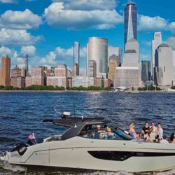 SAIL NYC - Mini Motor Yacht MOVIE STAR