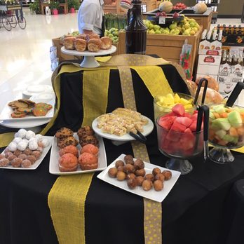 HyVee Market Grille - Desserts on the AMAZING Sunday brunch!! - American Near Me - Cedar Rapids, Iowa