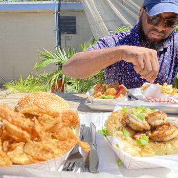 Big Ray's Fish Camp - Seafood Near Me - Tampa, Florida
