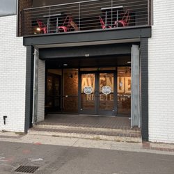 Outside entrance to Avenue 19