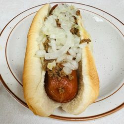 Jimmy's Quick Lunch - The German hot sausage dog is extremely spicy, I loved it.