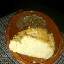 Koldo Vinia - Pan de centeno con semillas de pipa y avena y pan blanco con mixto de harina gallega y castellana.