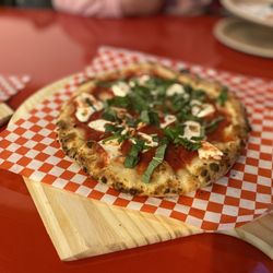 Fat Zach's - Fantastic Margarita Pizza! Love the fresh mozzarella and Basil!
