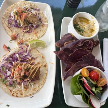 Merriman's Honolulu - Fish tacos + sweet potato chips and hummus - Hawaiian Near Me - Honolulu, Hawaii Merriman's Honolulu - Fish tacos + sweet potato chips and hummus - Hawaiian Near Me - Honolulu, Hawaii