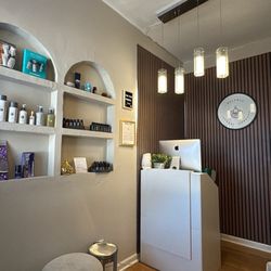 Massage Therapy Balance 365 - Lobby