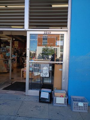 Pegasus Books by null